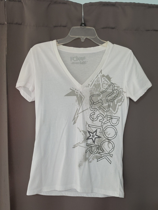 Fox Tops - Fox Women's White V-Neck Graphic Tee with Gray Fox Head